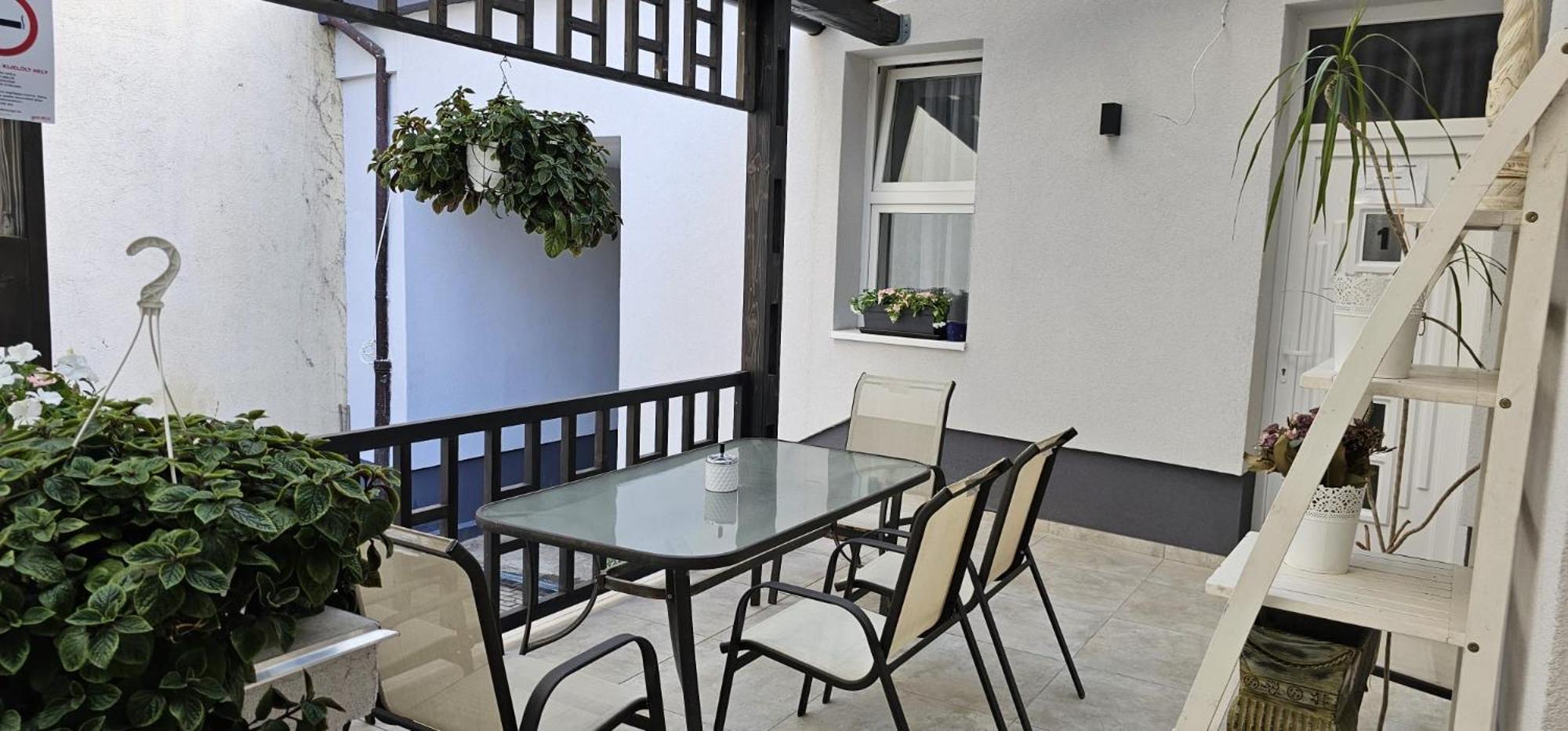 Peterfia Boutique Apartments Debrecen Ngoại thất bức ảnh